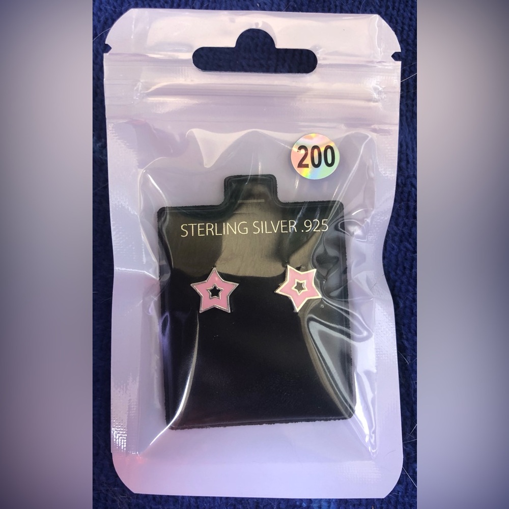 Sterling Silver .925 Pink Lilac Outline Star Small Stud Earrings New In Package - Picture 3 of 3